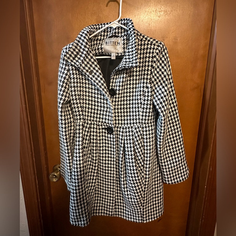 Bitten by Sarah Jessica Parker Black and white dress coat